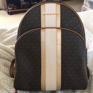 Micheal kors bookbag